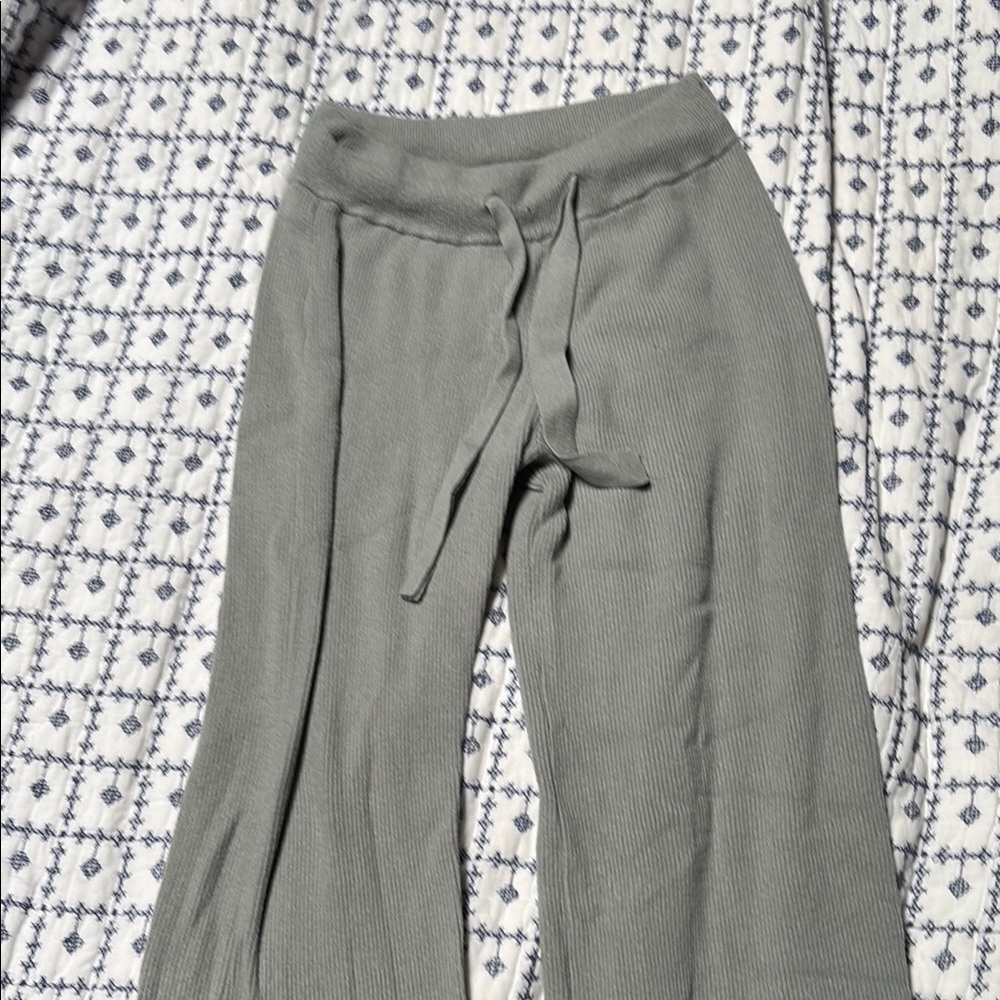Gilly Hicks Heather Gray Knit Lounge Pants